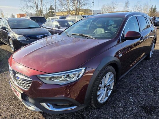 OPEL INSIGNIA TOURER (2018M.)