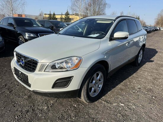VOLVO XC60 (2011M.)