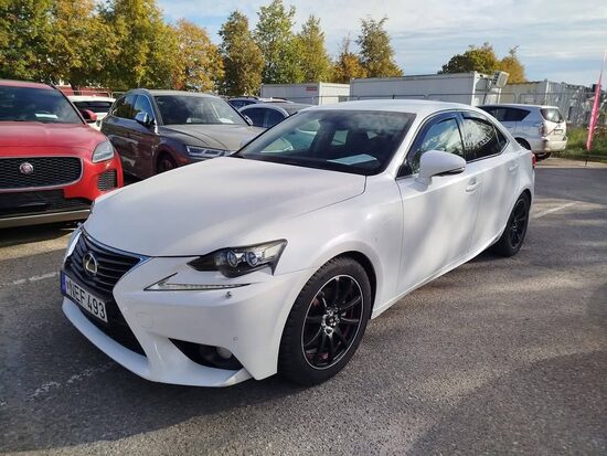 Lexus IS300h