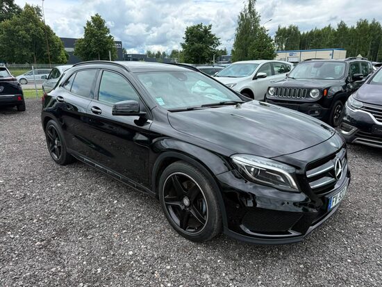 Mercedes Benz GLA 220d  2015m.