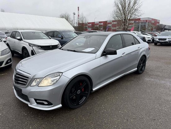 MERCEDES BENZ E350 CDI (2009M.)