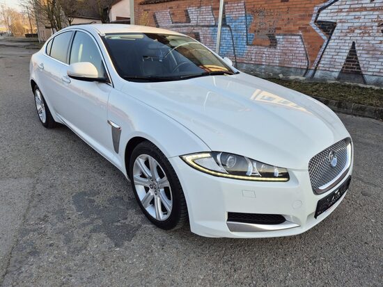 Jaguar XF
