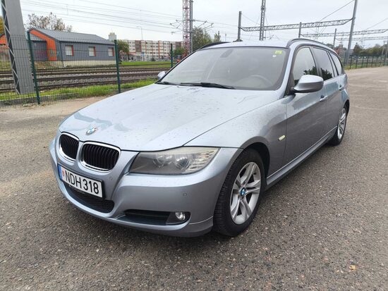 BMW 318 2010m.