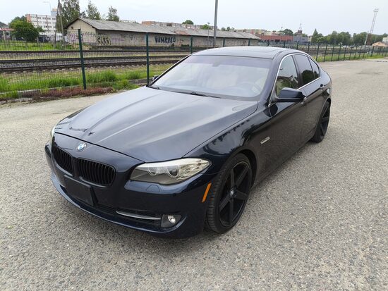 BMW 528i