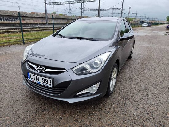 Hyunday i40 (2012 m.)