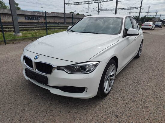 BMW 320 2012 m.